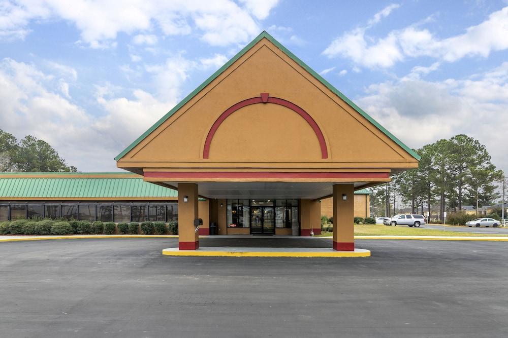 Econo Lodge Douglas Exteriör bild