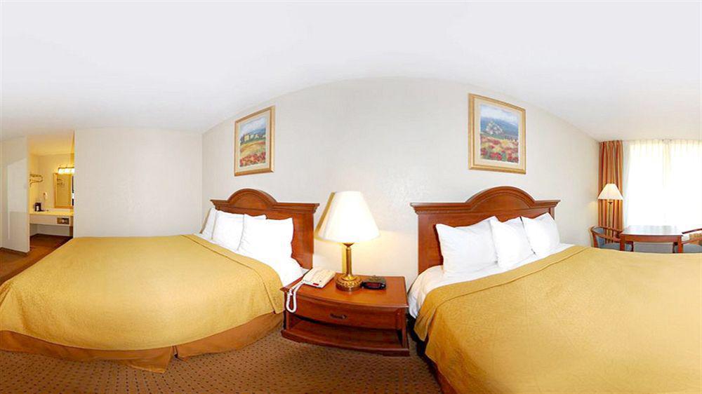 Econo Lodge Douglas Exteriör bild