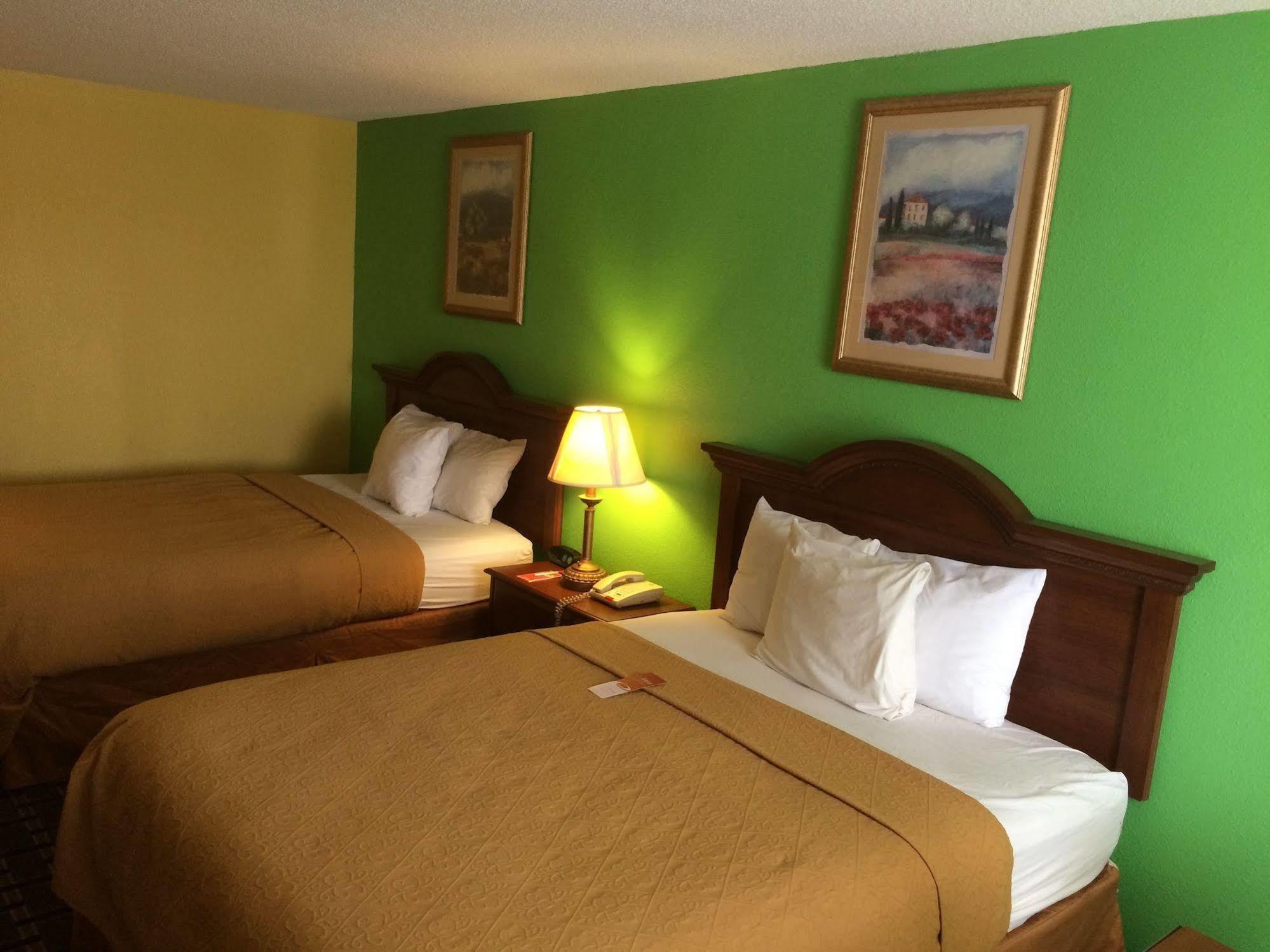 Econo Lodge Douglas Exteriör bild