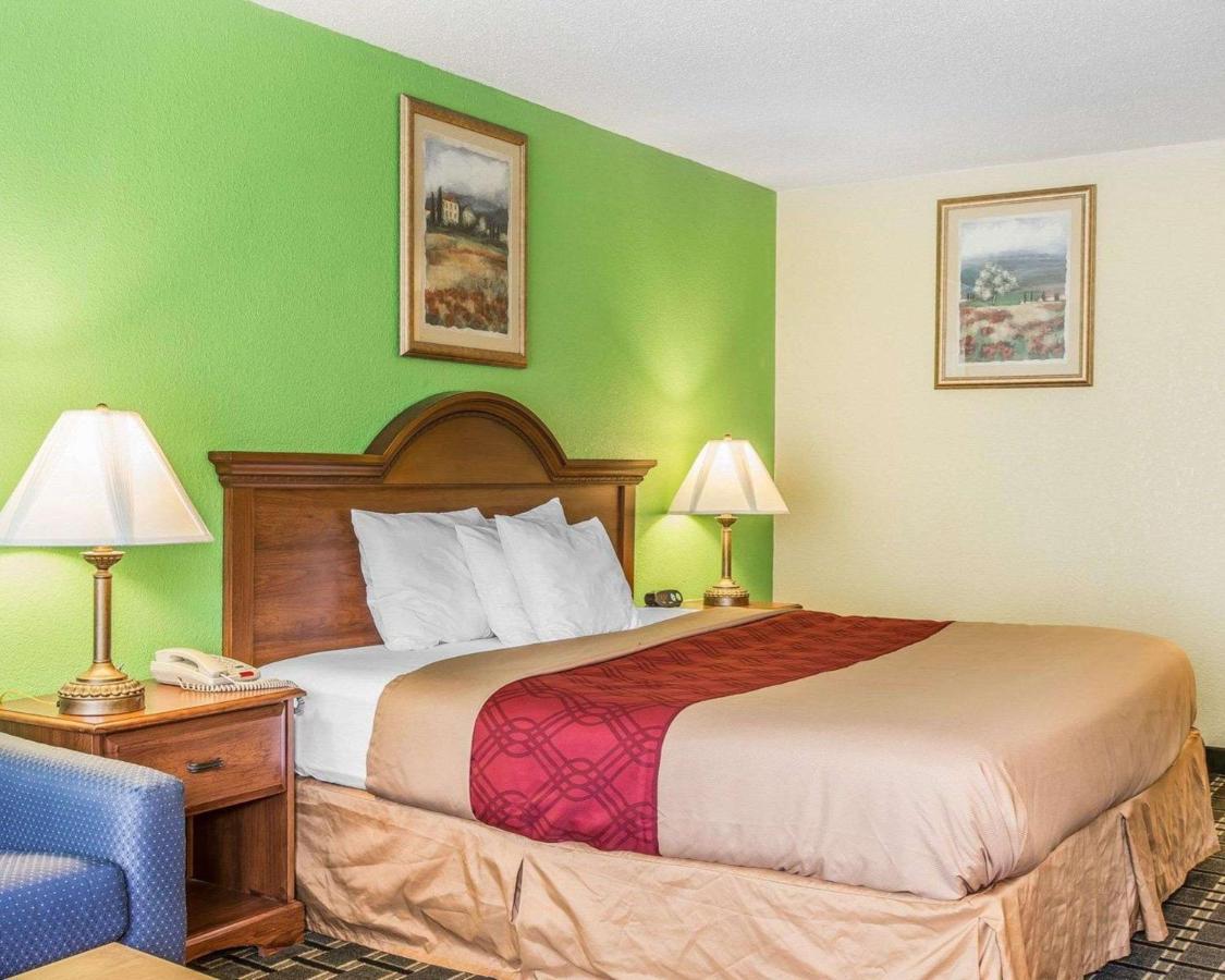 Econo Lodge Douglas Exteriör bild