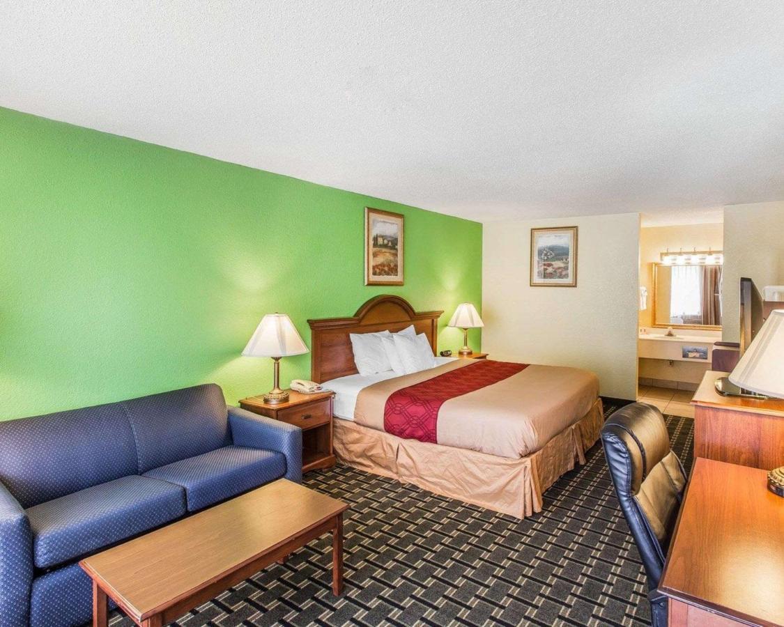 Econo Lodge Douglas Exteriör bild